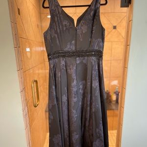 Carmen Marc Valvo Navy Blue Floor Length formal dress - Size 12 (worn once)